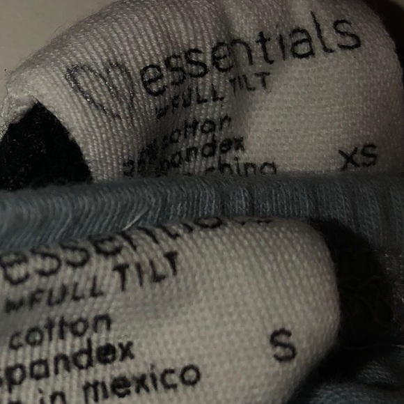 cropped halter tops - Picture 2 of 2